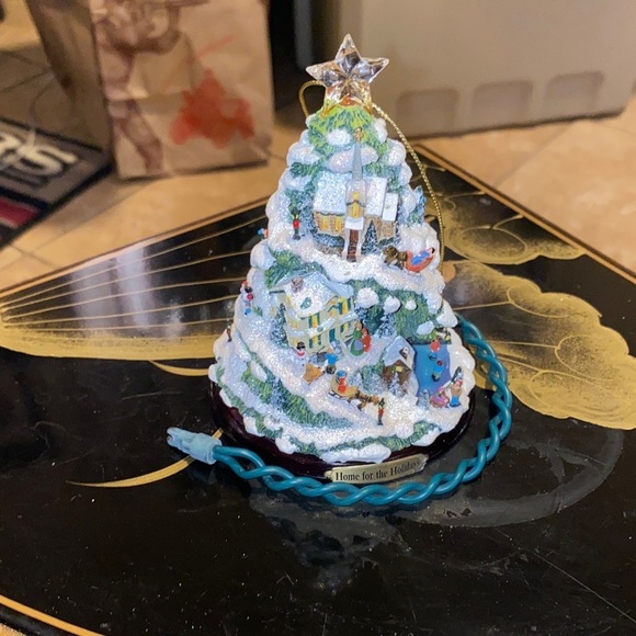 Thomas Kinkade Other - Box28 Thomas Kinkade Festive Holiday Tree with Star Topper